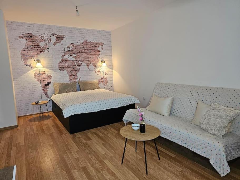 Grandpa Vojin'S Cozy Corner Apartment Суботица Екстериор снимка